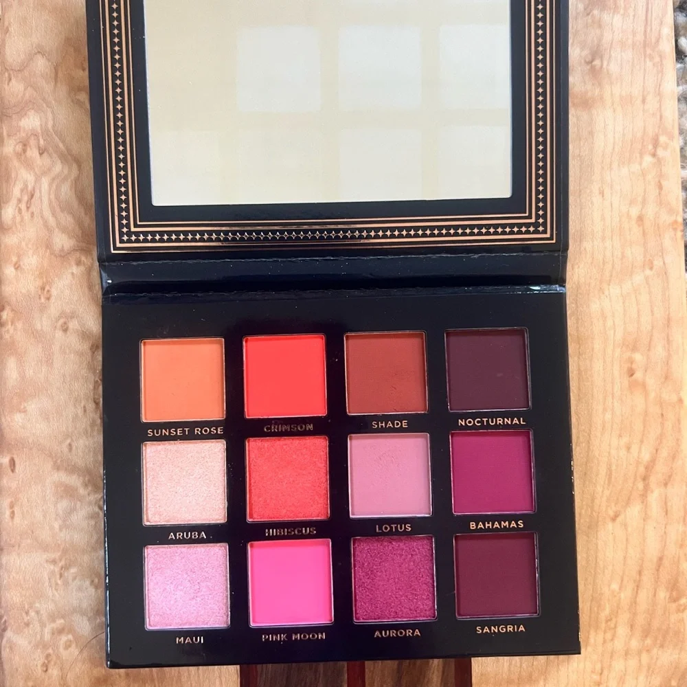 Ace Beaute Scarlet Dusk Eyeshadow Palette - Touched Once